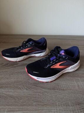 Brooks Adrenaline GTS 22 Womens 10 Black Purple Running Shoes Support